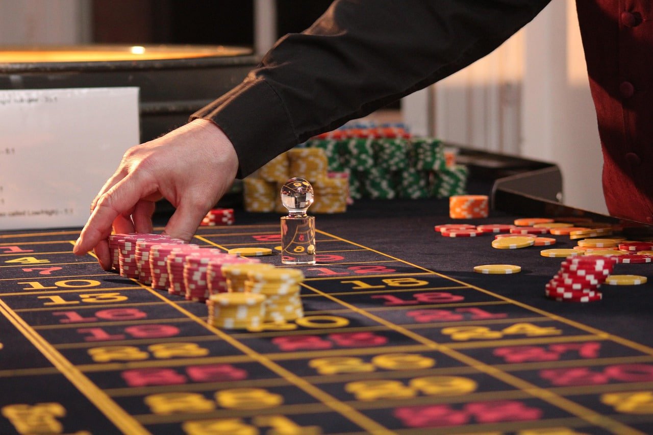 shan777 တိုက်ရိုက်ကာစီနို Live Baccarat Dealer MMK မြန်မာ ကစားသမားမြင်ကွင်း